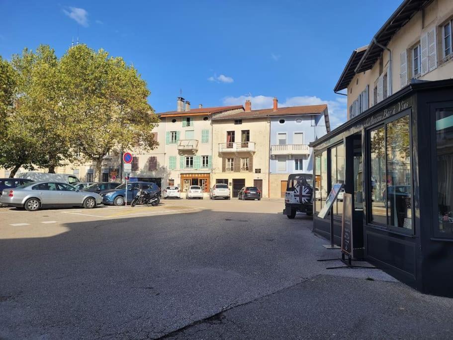 Appartement Sur La Place De Poncin المظهر الخارجي الصورة